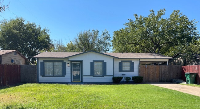 Primary Photo - 1408 SE 12th St