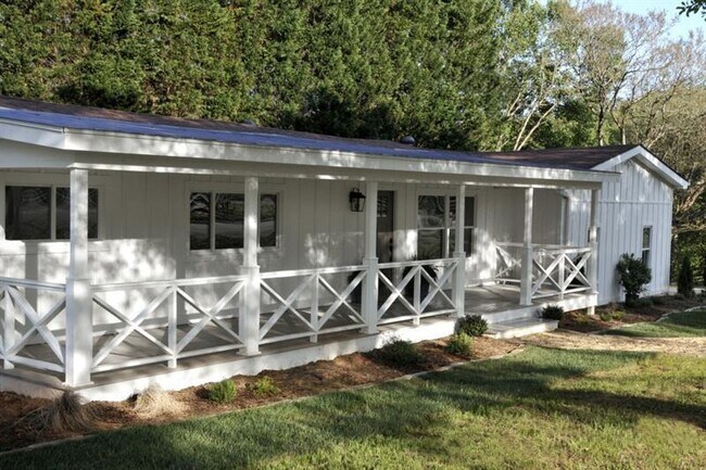 Building Photo - 888 A J Land Rd