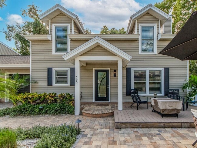 Building Photo - 555 Florida Ave