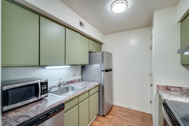 Building Photo - 1116 Blue Ridge Dr