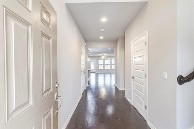 Building Photo - 14104 McCoy Lp