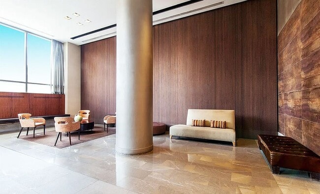 Building Photo - 100 Jay St