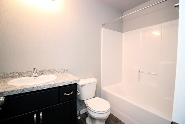 Building Photo - Amazing home in a quiet location!