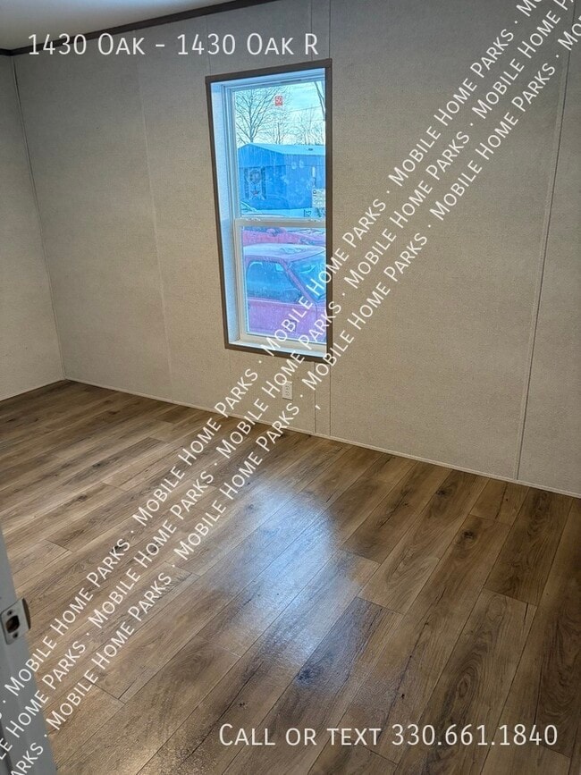 Building Photo - 1430 Oak St