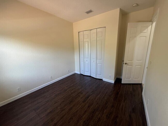 Building Photo - 8035 NW 127th Ln