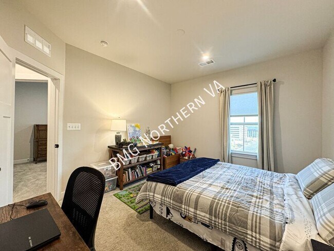 Building Photo - 1636 Kirkman St