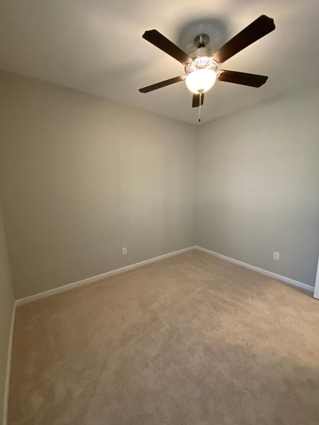 Building Photo - One level 3 bedroom 2 bath home