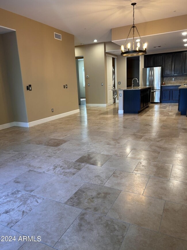 Building Photo - 36600 N Cave Creek Rd