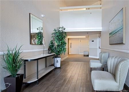 Building Photo - 240 Nice Ln