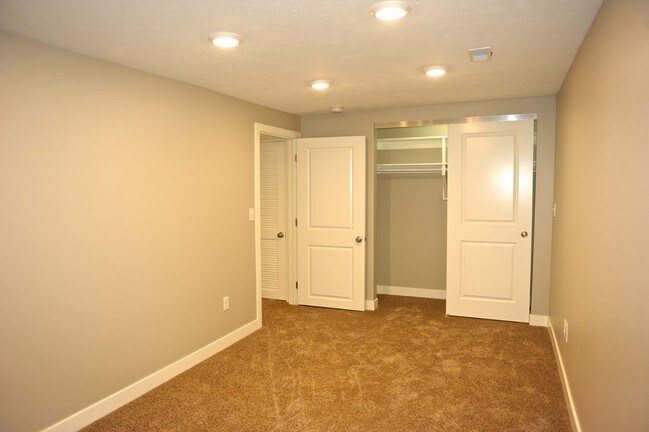 Building Photo - 1213 Lake Michigan Dr NW