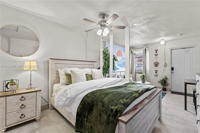 Building Photo - 12101 Everglades St