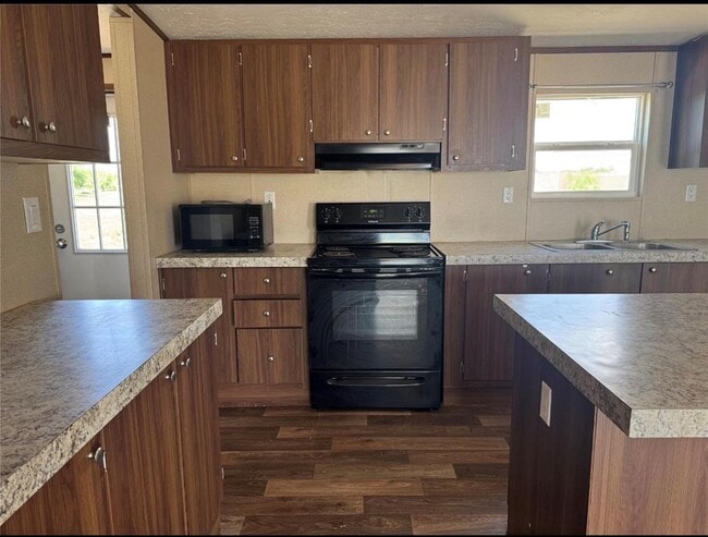 Building Photo - 104 Dockal Dr