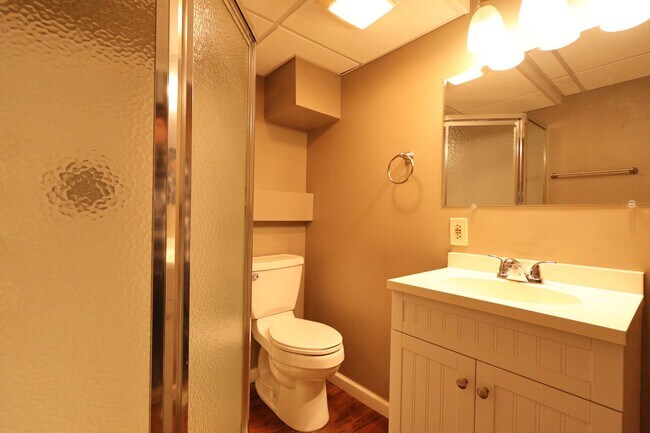 Building Photo - Beautiful 4 Bed 2 Bath w/2 Car Garage