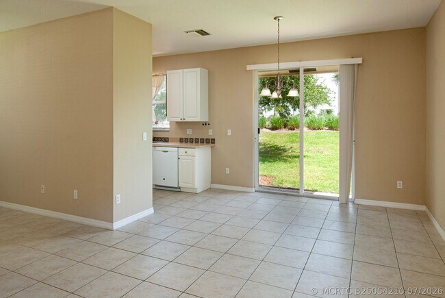 Building Photo - 9851 E Verona Cir