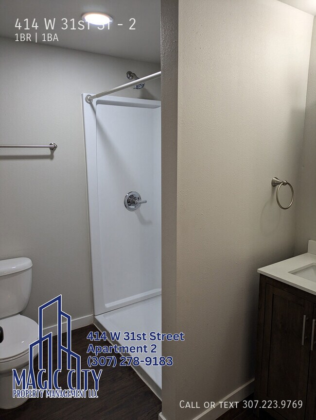 Building Photo - 414 W 31st St