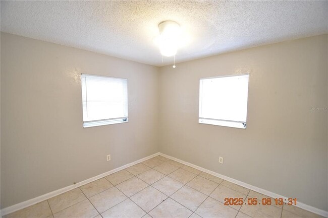 Building Photo - 8320 Oleander Ln