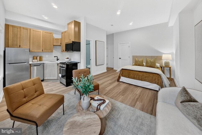 Building Photo - 709 Massachusetts Ave NE