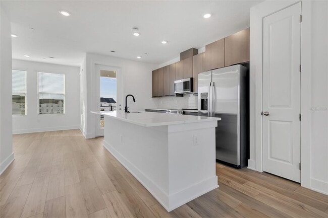 Building Photo - 15399 Hamlin Pk Dr