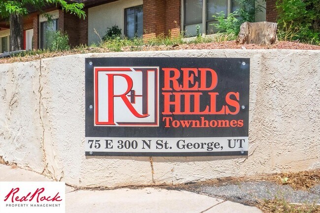 Building Photo - Newly Remodeled 3 Bedroom Townhome. Small ...