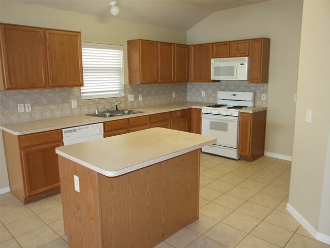 Building Photo - 410 Cypresswood Haven