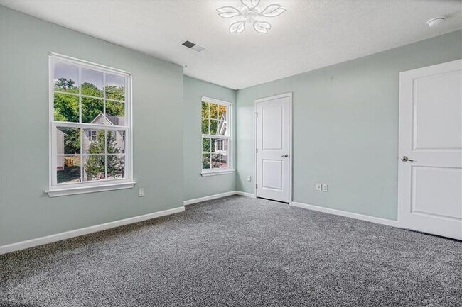 Building Photo - 8059 Hinsdale Ln