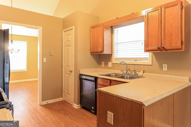 Building Photo - 2660 Barnwell Ct