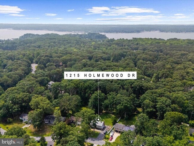 Building Photo - 1215 Holmewood Dr