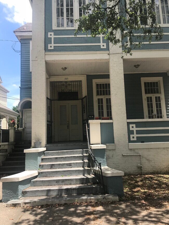 Building Photo - 1915 Napoleon Ave