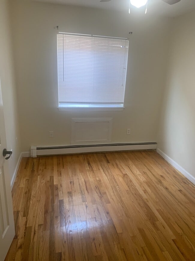 Building Photo - 7xx E 226th St