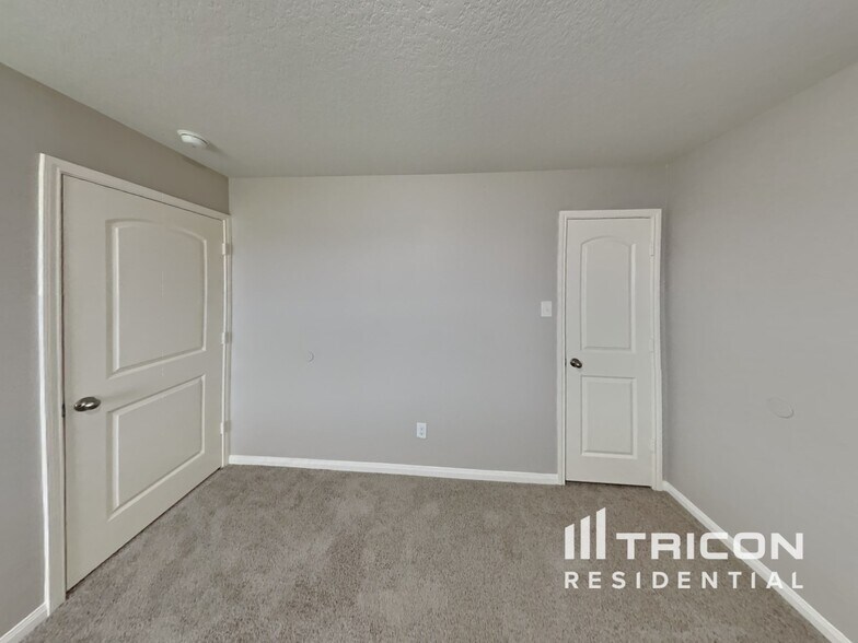 Building Photo - 2503 Regatta Ln
