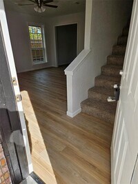 Building Photo - 8220 NW 10th St