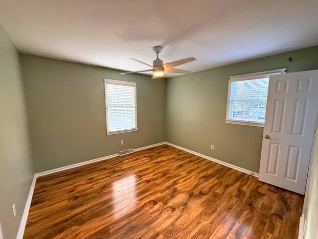 Building Photo - 9 Hardwick Dr