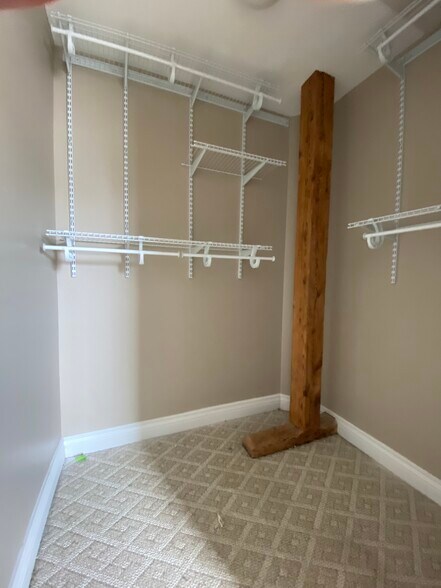 Building Photo - 23 S Main St Apt 5