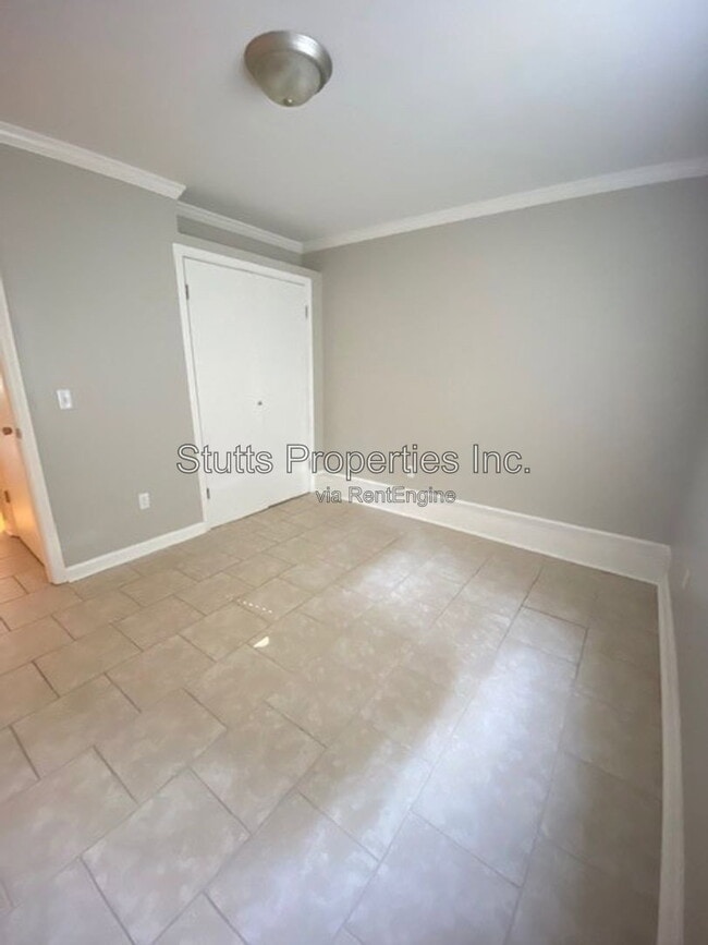Building Photo - 414 Hermitage Dr