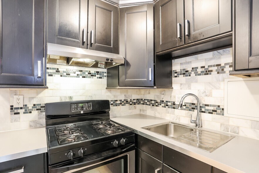 Building Photo - 240 M St SW