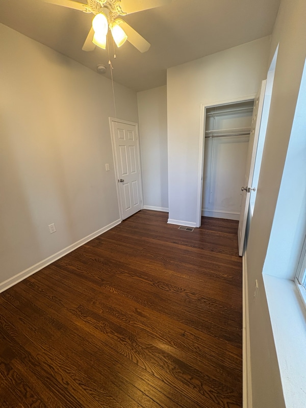 Building Photo - 5527 Pulaski Ave