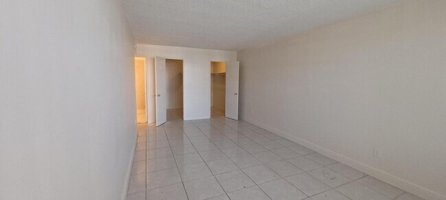 Building Photo - 488 NW 165th St