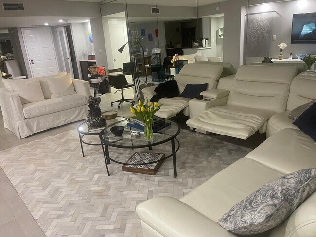 Building Photo - 5000 N Ocean Blvd