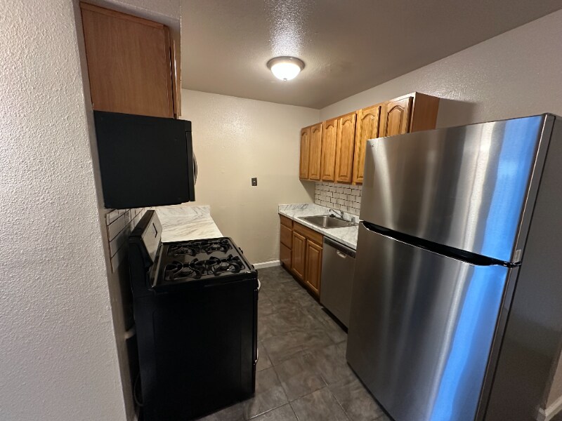 Building Photo - 10275 Mills Station Rd