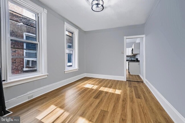 Building Photo - 309 Academy St