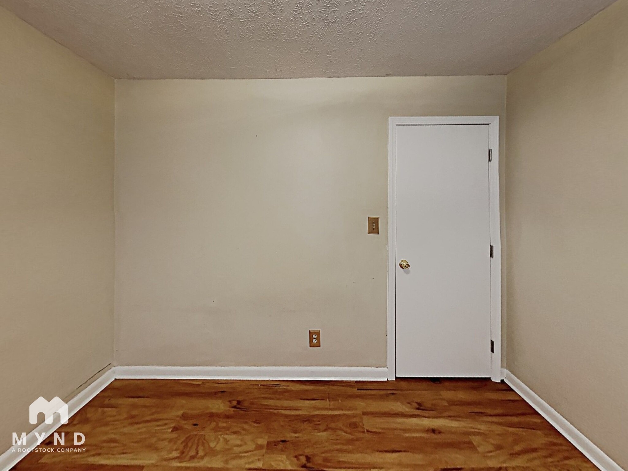 Building Photo - 2570 Rolling View Dr