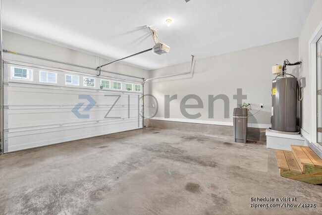 Building Photo - 1511 E Sandalwood Ln