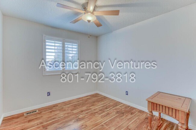 Building Photo - 171 Calais Ln