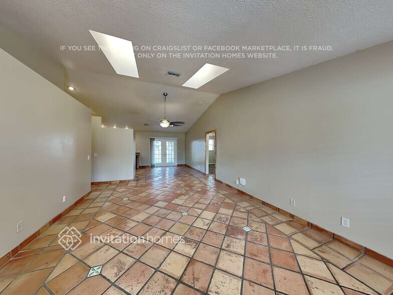 Building Photo - 6229 Ungerer St