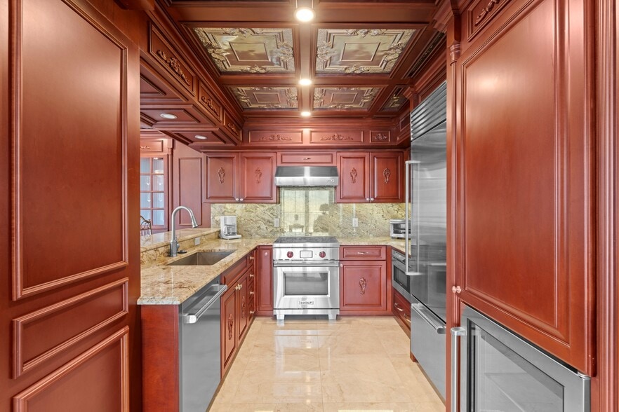 Building Photo - 3400 N Ocean Dr