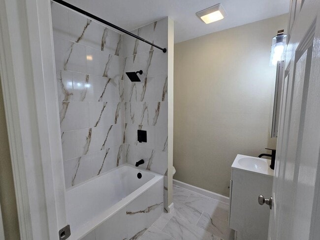 Building Photo - 8703 Berndale St