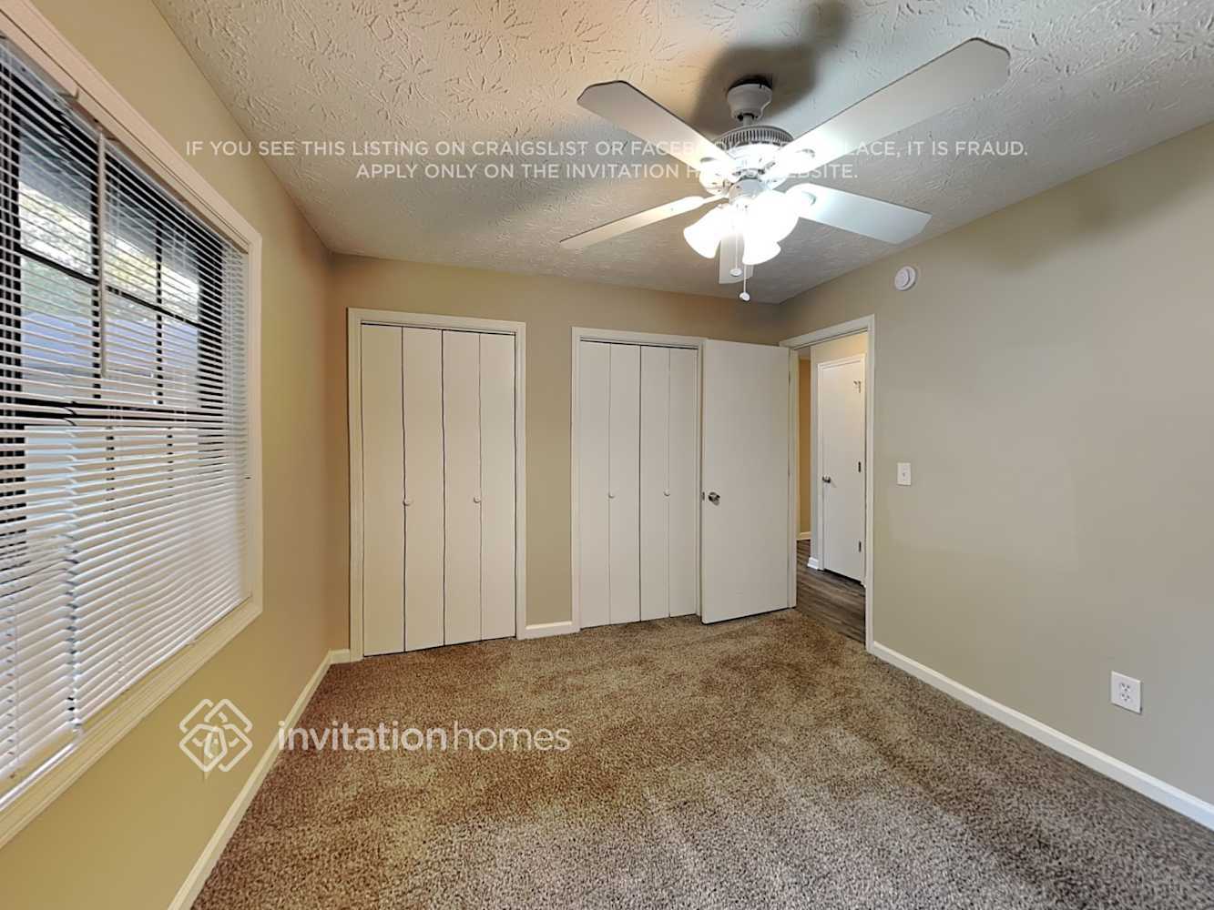 Building Photo - 820 Cedar Lake Dr SE