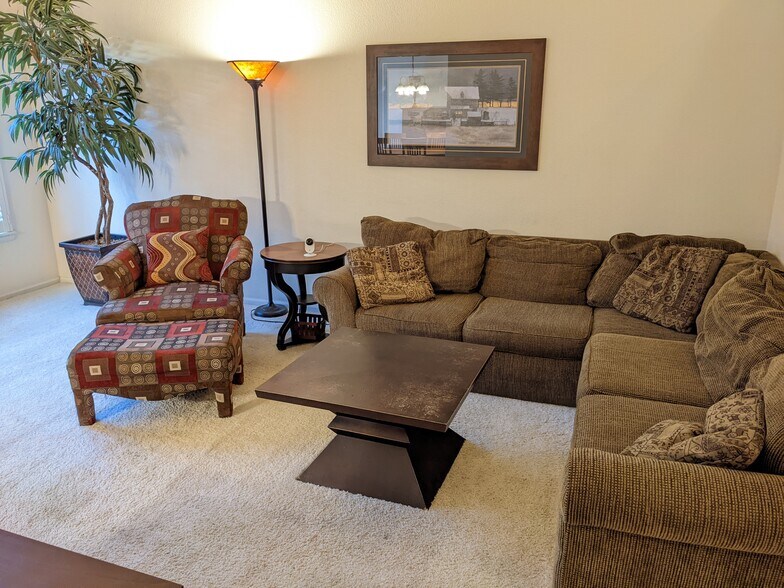 Building Photo - 2133 Copper Creek Dr