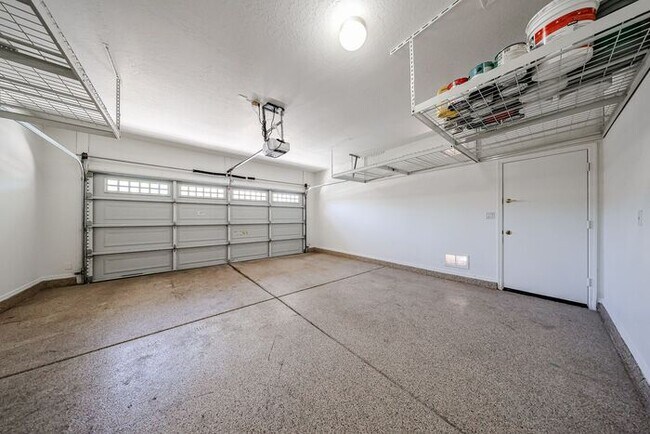 Building Photo - Welcome to this stunning 3-bedroom, 2-bath...