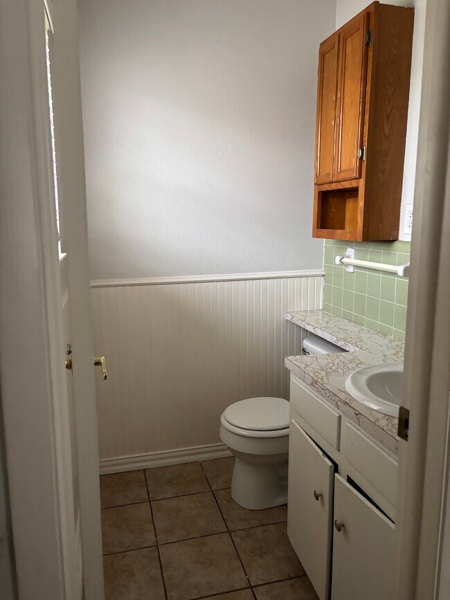 Building Photo - 704 Apollo Dr